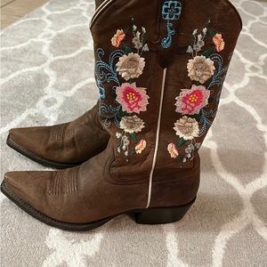 Womens Macie Bean cowgirl boots size 9